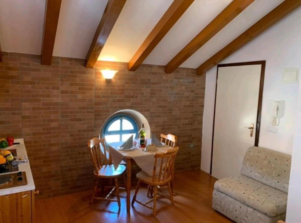 Lovely Studio Apartments Mali Raj Врсар Екстер'єр фото