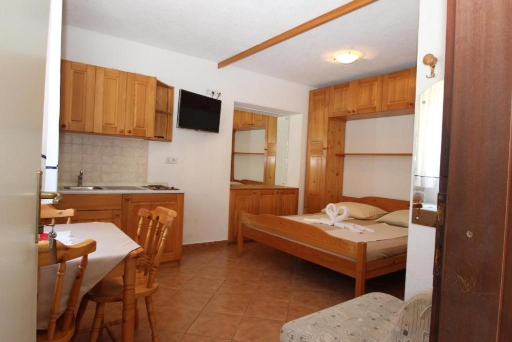 Lovely Studio Apartments Mali Raj Врсар Екстер'єр фото