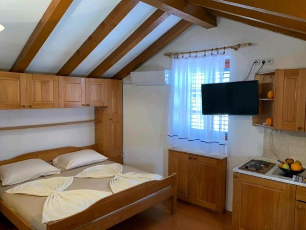 Lovely Studio Apartments Mali Raj Врсар Екстер'єр фото